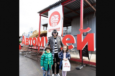 Дважды папа без мамы: история Филиппа Киркорова