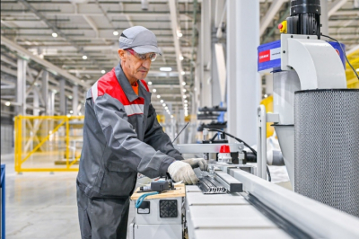 Собянин открыл новый завод по производству крупномодульных домов в районе Внуково