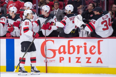 Арсений Грицюк привел "Нью-Джерси" к победе над "Оттавой" в захватывающем матче НХЛ